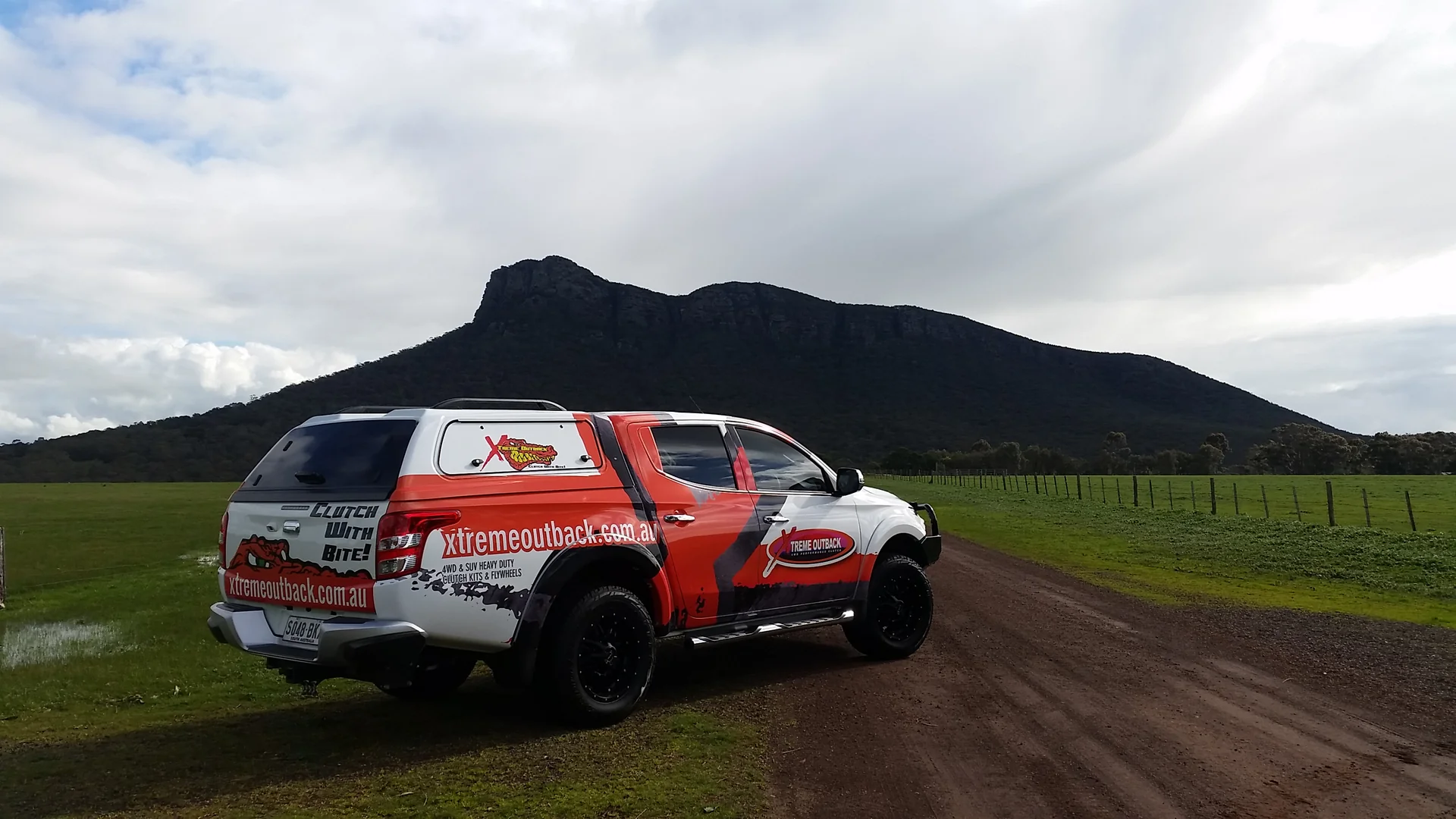 Xtreme Outback Kupplungsperformance – Modifizierter 4x4 Triton Modifizierter 4x4 Triton mit installiertem Xtreme Outback Kupplungskit für verbessertes Drehmoment und Leistung